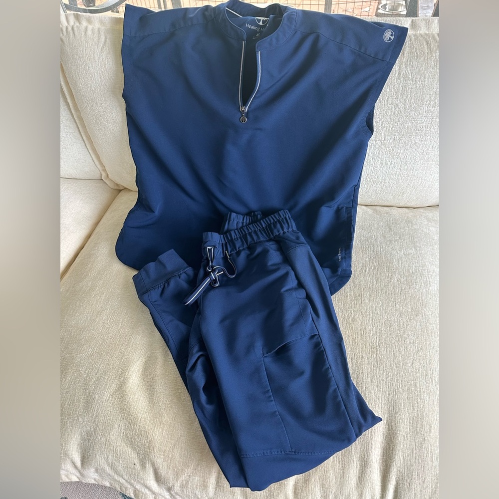 Healing hands navy scrub set XS